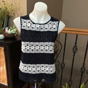 Ann Taylor lace design front top